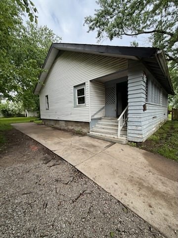 Building Photo - 927 W North St