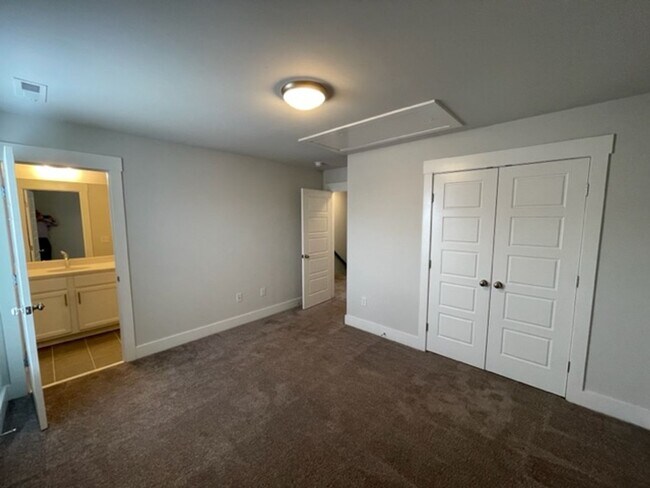 Building Photo - 1332 Big Falls Dr
