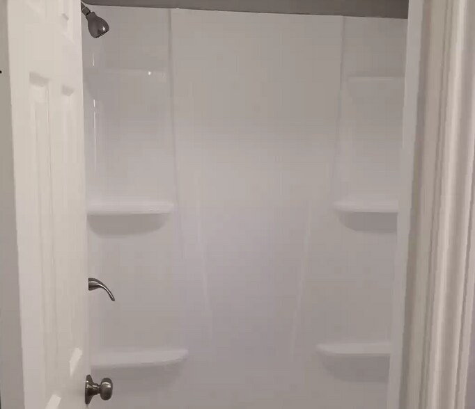 Master Shower - 10335 Glenkirk Dr