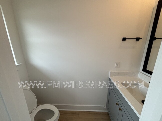 Building Photo - 106 Jennie Dr