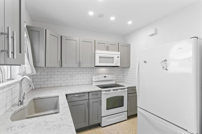 Building Photo - 331 Winters St