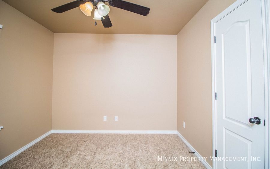 Building Photo - 5826 104th St