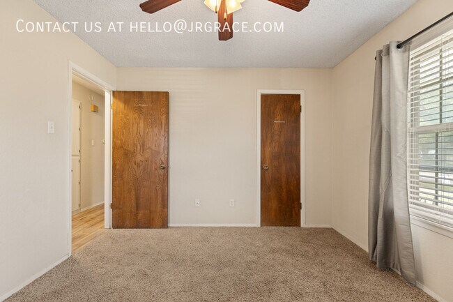 Building Photo - 429 Lindenwood Ln W