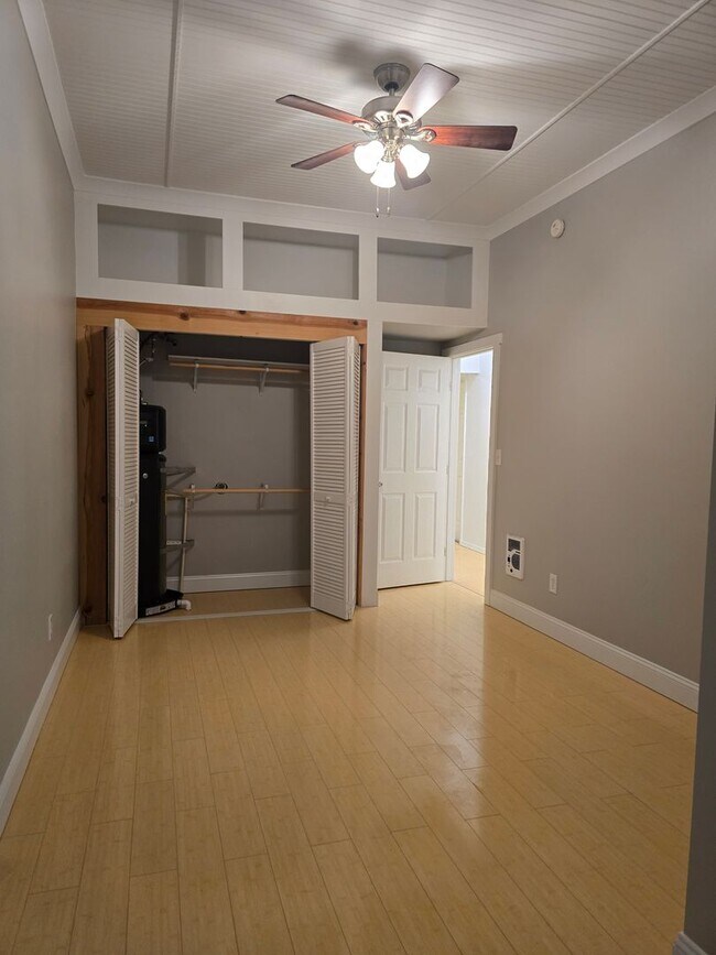 Building Photo - 12911 Gravelly Lake Dr SW