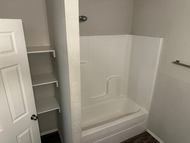Building Photo - Available Now!  Spacious 5-Bed, 3.5-Bath Corner-Lot Home in West Fayetteville
