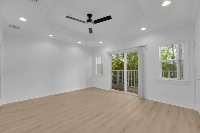 Building Photo - 3871 NE 22nd Way