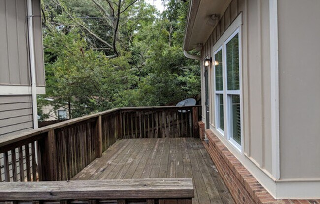 Building Photo - PRE-LEASING FOR AUGUST 6TH, 2026!