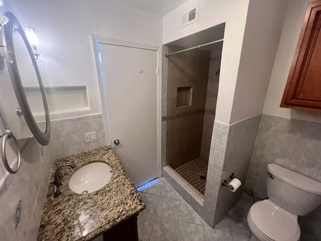 Building Photo - Princessa Estates 2 Bedroom + Loft in Cany...