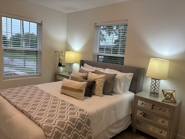 Building Photo - 1432 Naperville Wheaton Rd