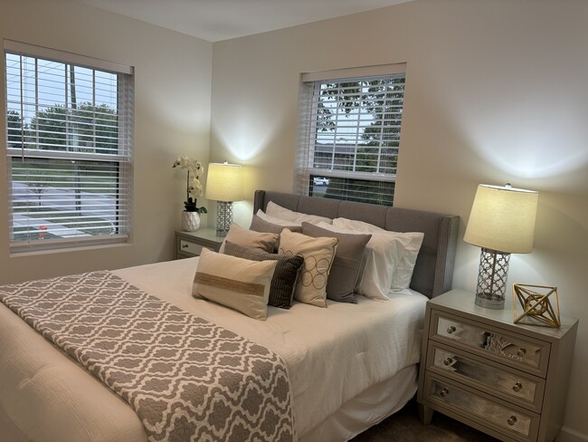 Building Photo - 1436 Naperville Wheaton Rd