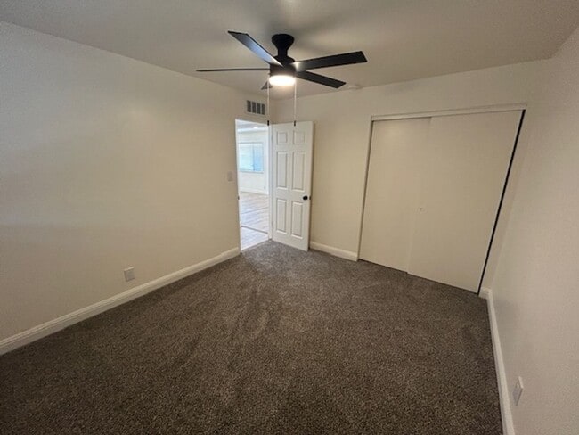 Building Photo - 1608-1610 S Central