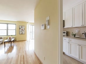 Building Photo - 501 Surf Ave