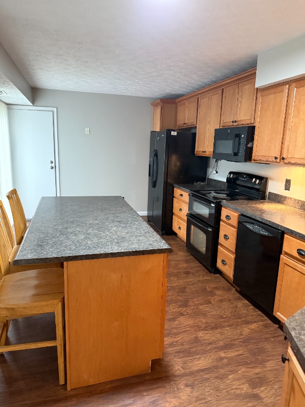 Building Photo - 14 Oakwood Ct