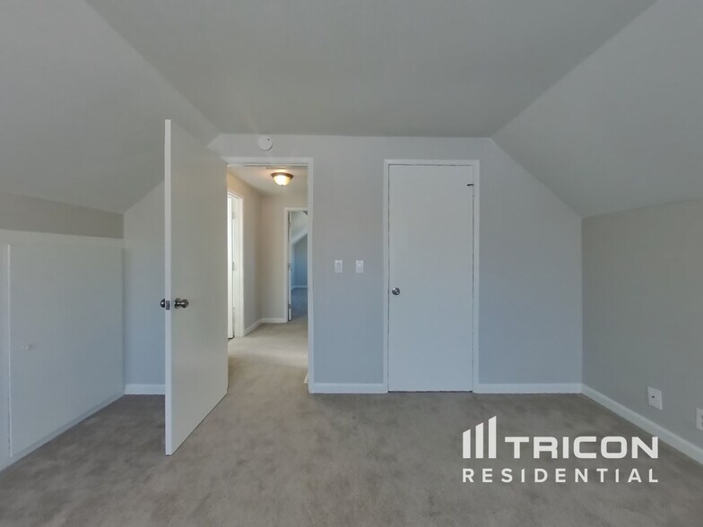 Building Photo - 344 Gardenia Cir