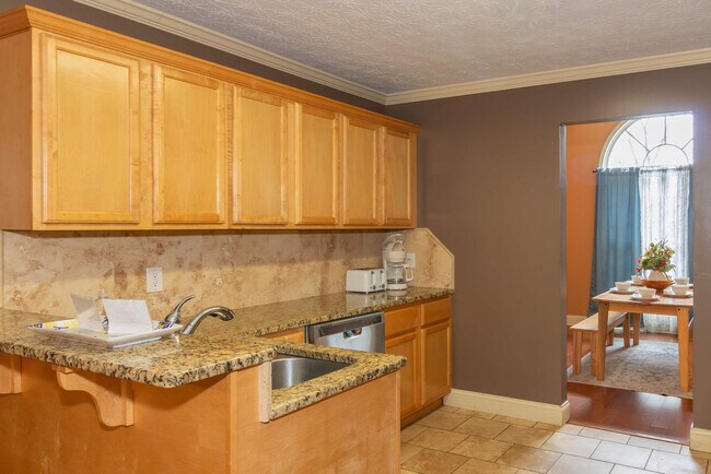 Building Photo - 4235 King Arthur Pl