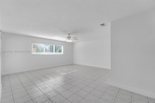 Building Photo - 7125 SW 93rd Ct