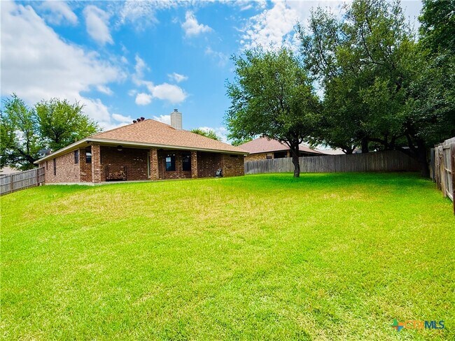 Building Photo - 6403 Flag Stone Dr