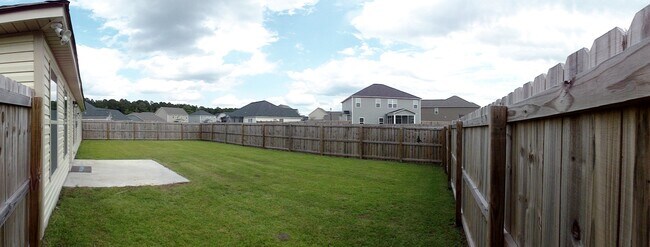 Building Photo - Close to Everything!