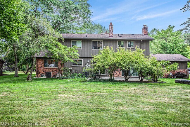 Building Photo - 5622 Powder Horn Dr