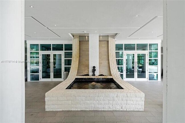Building Photo - 900 Brickell Key Blvd