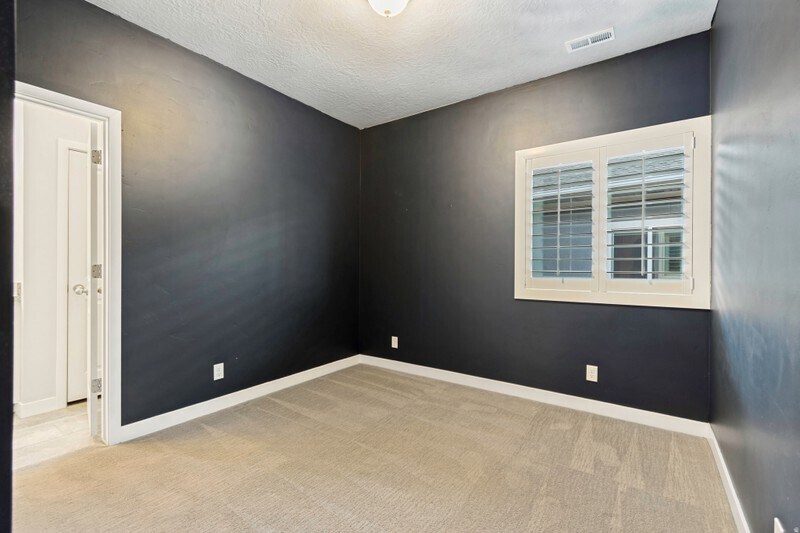 Building Photo - 966 E Deer Arch Ln