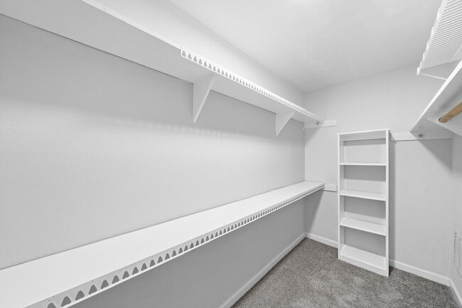 Building Photo - 353 N Post Oak Ln