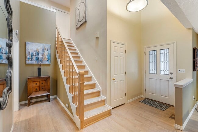 Building Photo - Private Retreat Backing to Trails in the Heart of Lake Oswego