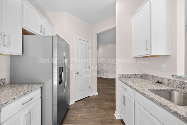 Building Photo - 8113 Murray Br Dr