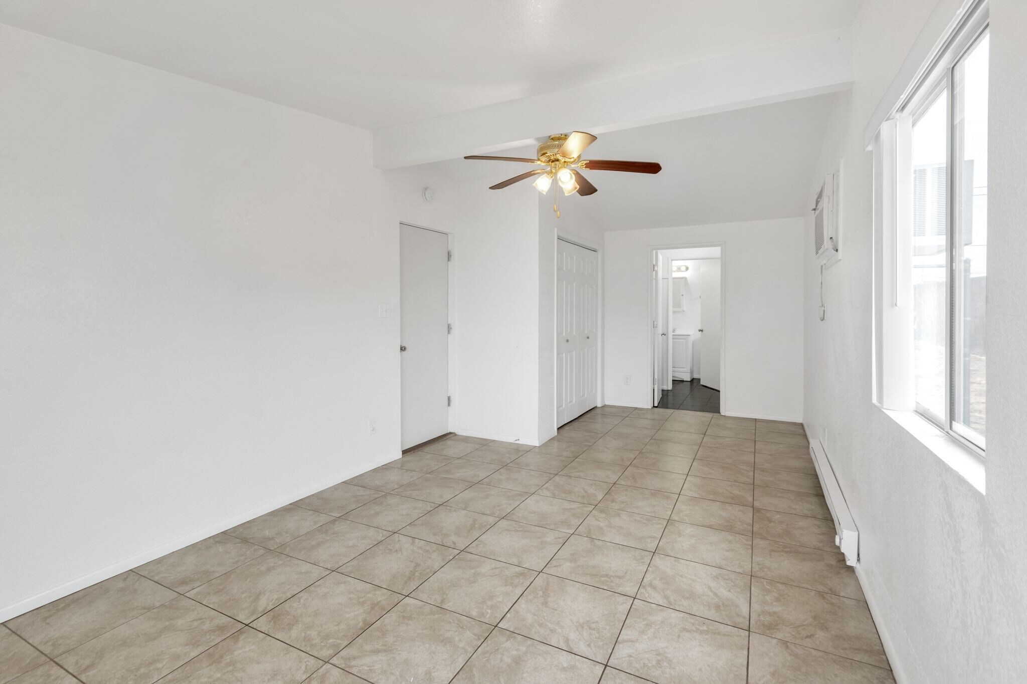 Building Photo - 216 Whitton St