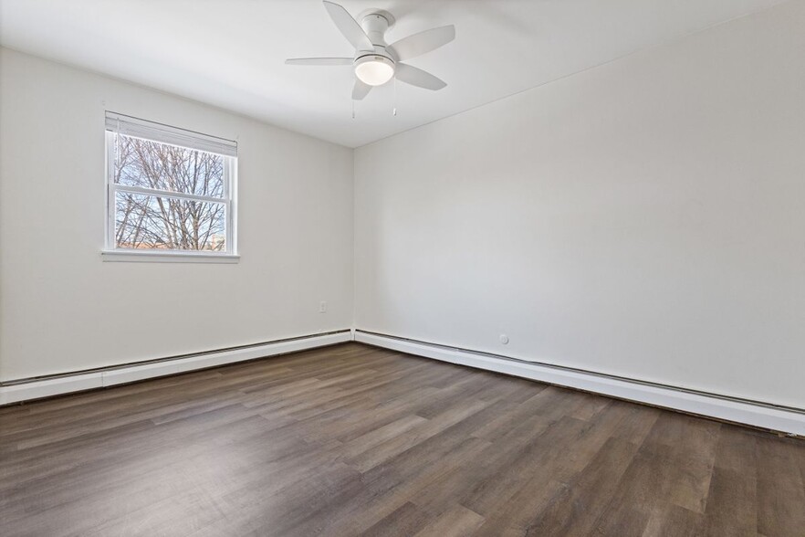 Building Photo - 364 Ripka St