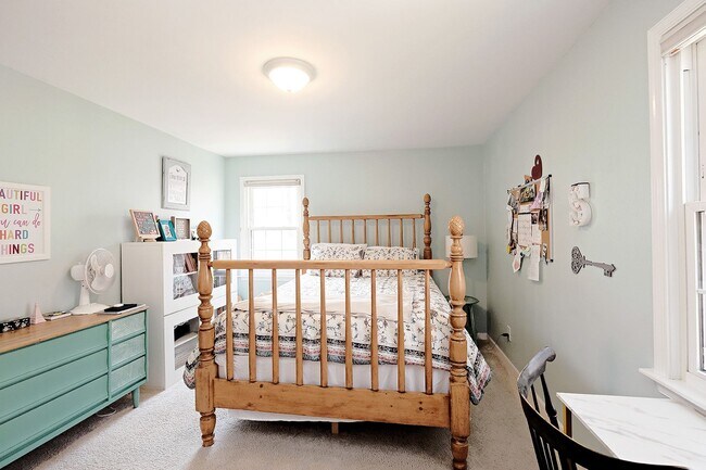 Building Photo - Spacious Pet-Friendly Hollymead Home With Updates