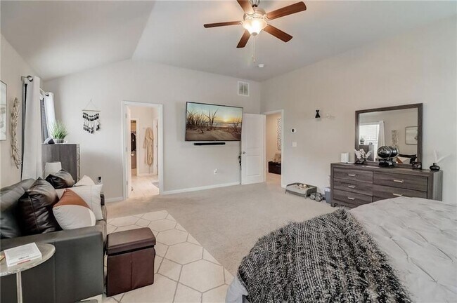 Building Photo - 7246 Gladstone Cir