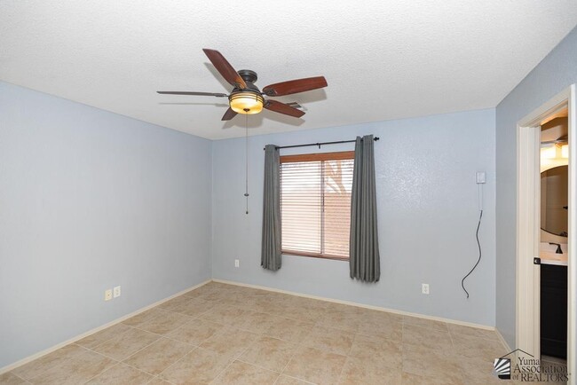 Building Photo - 4067 S Sunlight Way