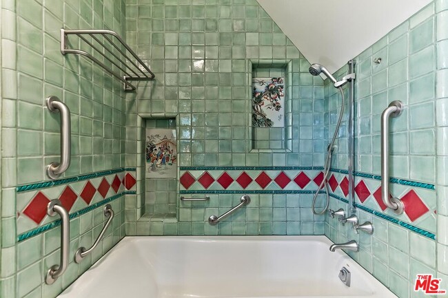 Building Photo - 201 Tavistock Ave