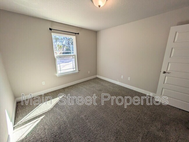 Building Photo - 7799 Ira Dr