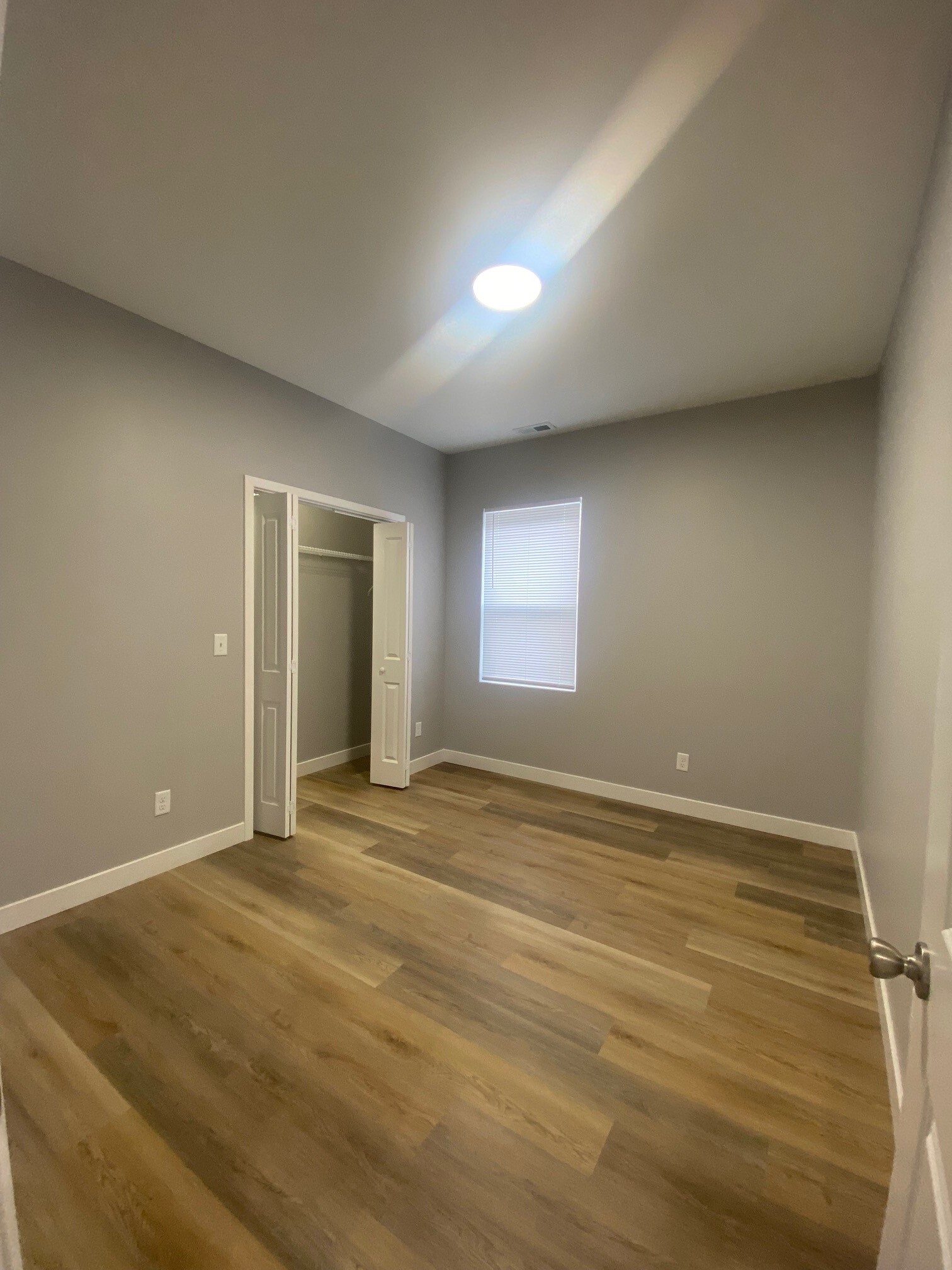 Unit B Bedroom 1 - 415 Dequincy St