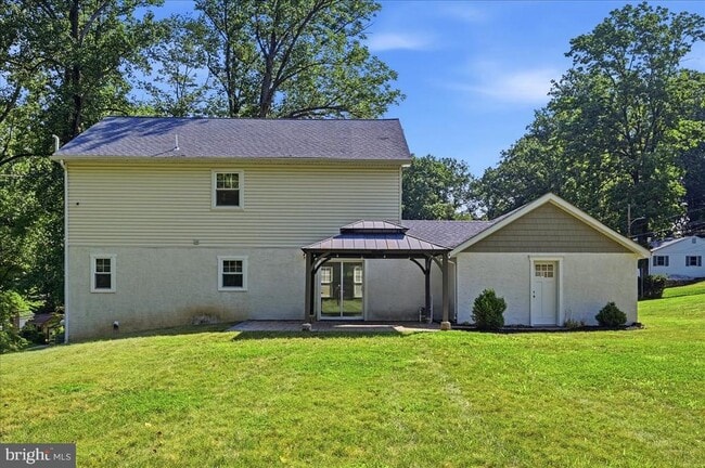 Building Photo - 17 Lizbeth Ln