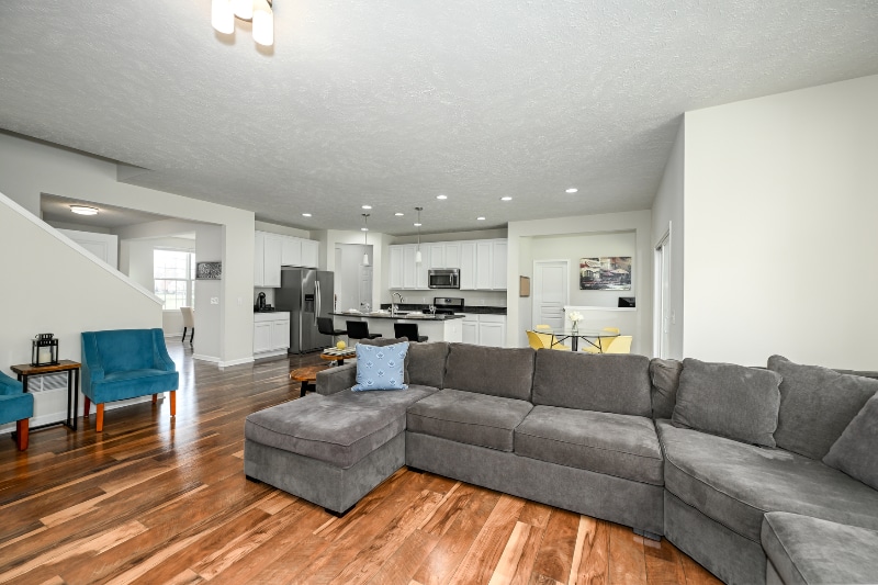 Building Photo - 4816 Lake View Dr