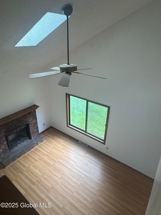 Building Photo - 103 Stone Ridge Ct
