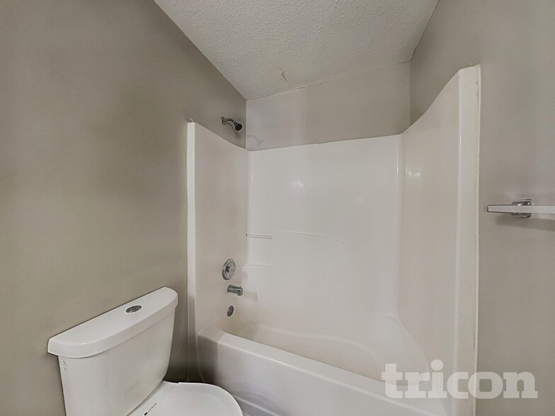 Building Photo - 1057 Misty Meadows Point