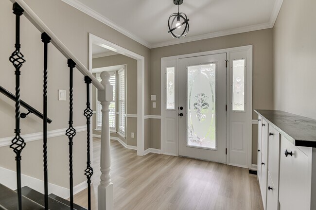 Building Photo - 454 Windtree Pl