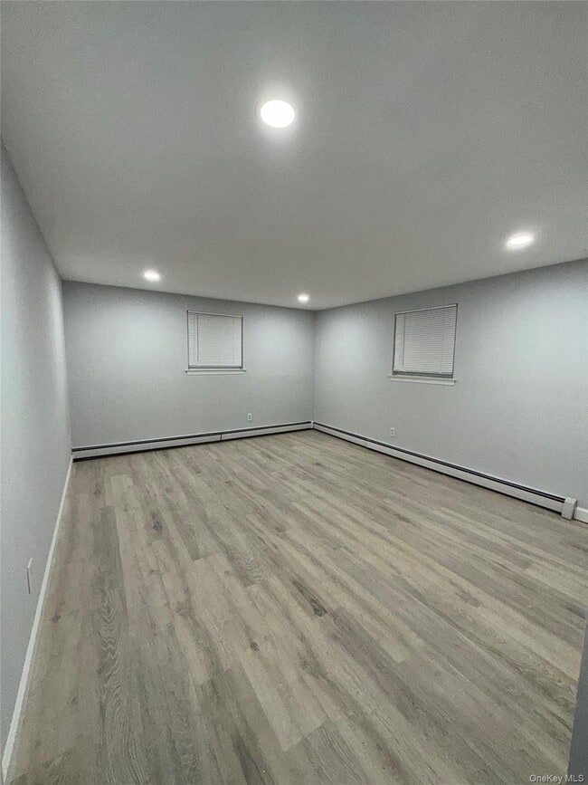 Building Photo - 227 N Walnut St