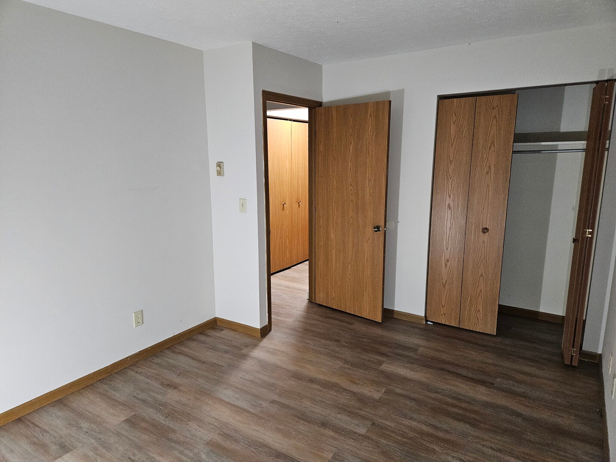 Building Photo - 610 N Wagner Ave