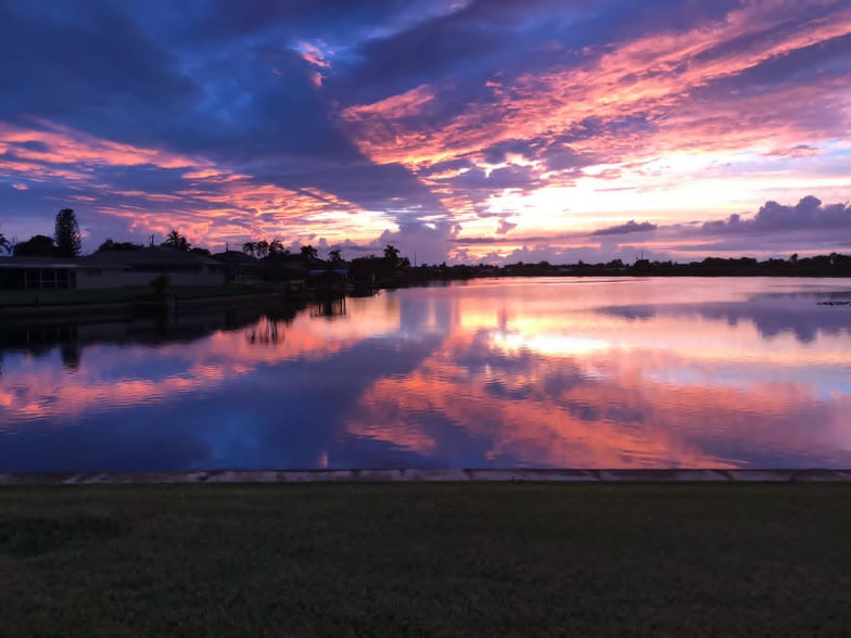 Building Photo - 546 SE 5th Ave