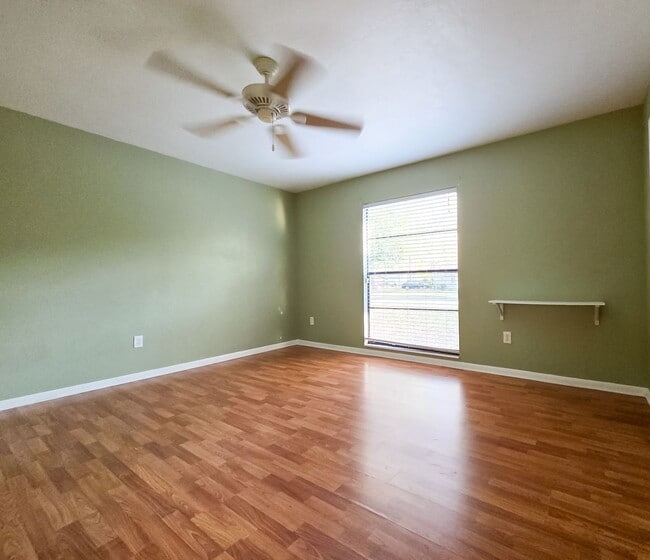 Building Photo - Beautiful 3/2 in Springtree