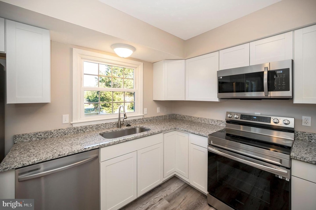 Building Photo - 12004 Branchwater St