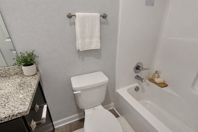 Building Photo - Charming 3-Bed, 2-Bath Home in Blue Springs