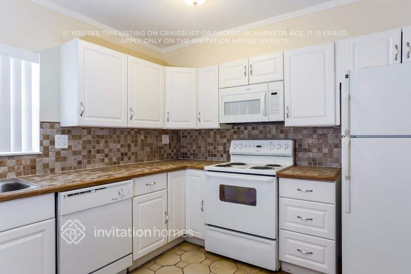Building Photo - 7944 Meridian St