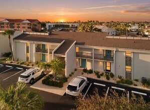 Building Photo - 1433 Mediterranean Dr