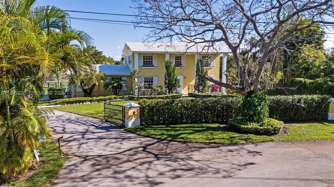 Building Photo - 11401 SW 72nd Pl